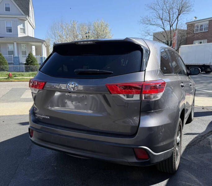 2017 Toyota Highlander LE