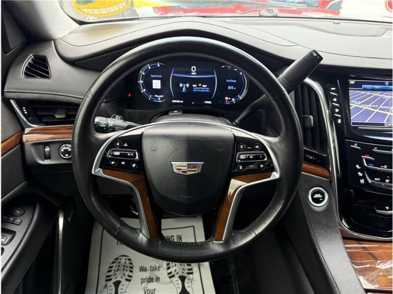 2017 Cadillac Escalade Standard