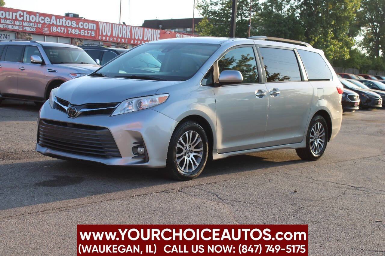2018 Toyota Sienna XLE 8 Passenger 4dr Mini Van's photo