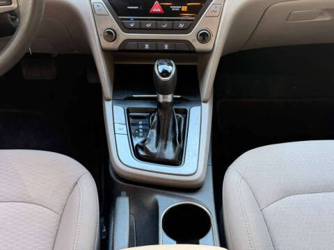 2018 Hyundai Elantra SE