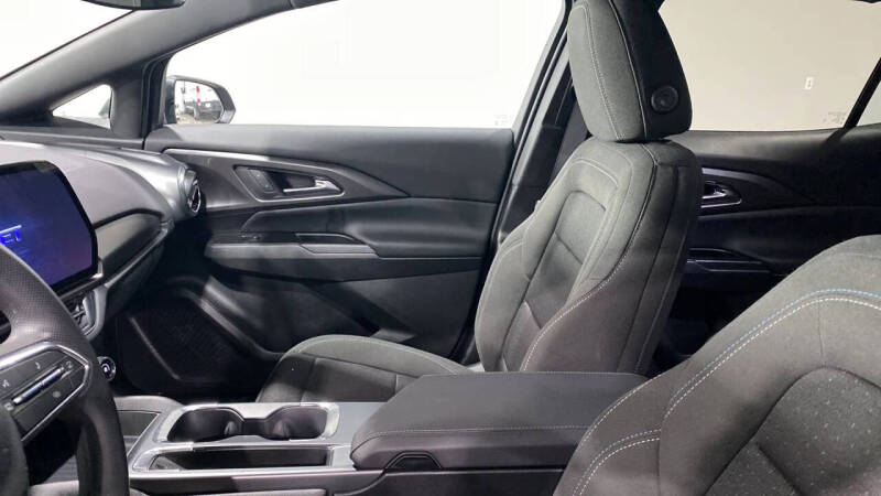 2025 Chevrolet Equinox EV LT 1