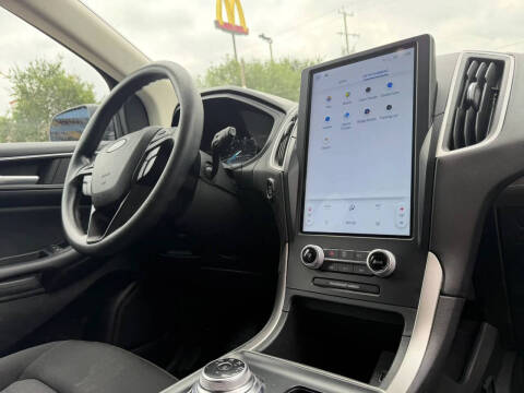 2022 Ford Edge SE
