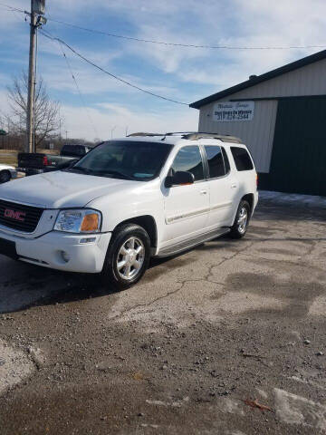 2005 gmc envoy xl white