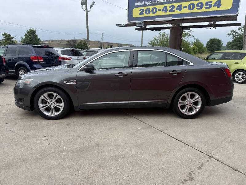 2016 Ford Taurus SE