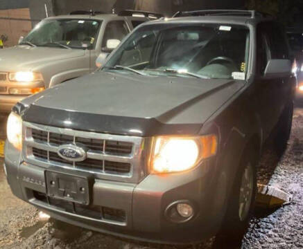 2012 Ford Escape for sale at CLEAR CHOICE AUTOMOTIVE in Milwaukie OR