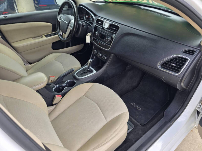 2011 Chrysler 200 Touring