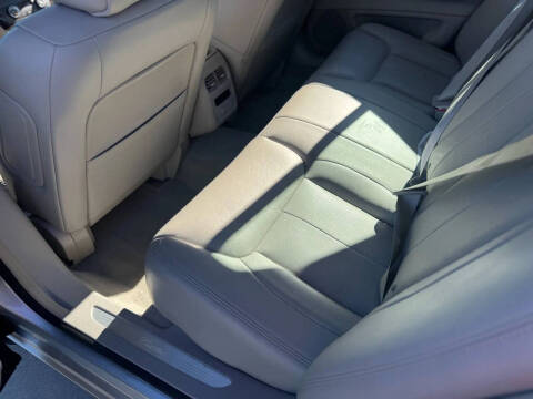 2011 Cadillac DTS Luxury Collection