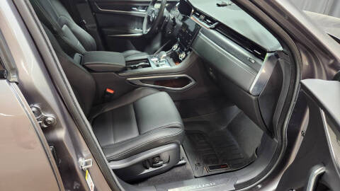 2025 Jaguar F-PACE P400 R-Dynamic S