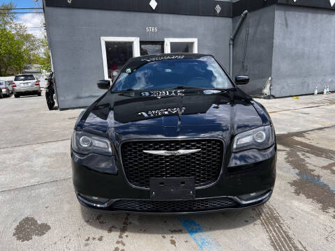 2015 Chrysler 300 for sale at Julian Auto Sales in Warren MI