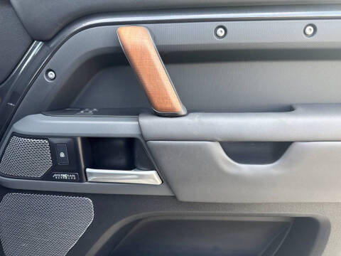 2024 Land Rover Defender 110 P400 X