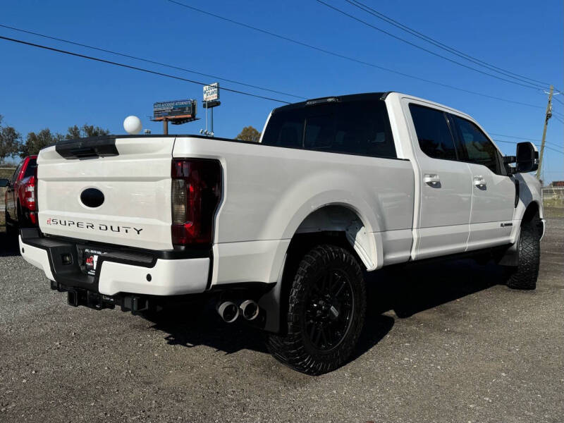 2017 Ford F-350 Super Duty Lariat photo 8