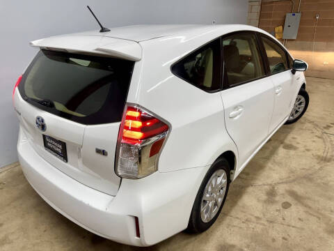 2015 Toyota Prius v Three