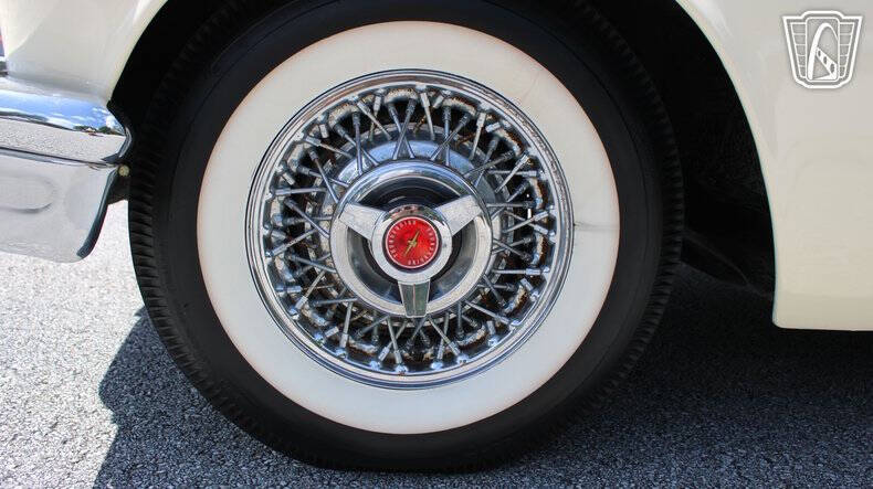 1957 Ford Thunderbird