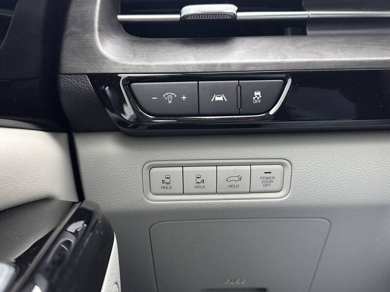 2024 Kia Carnival EX