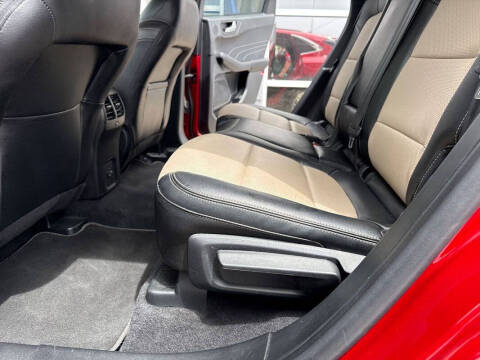 2022 Ford Escape Plug-In Hybrid Titanium