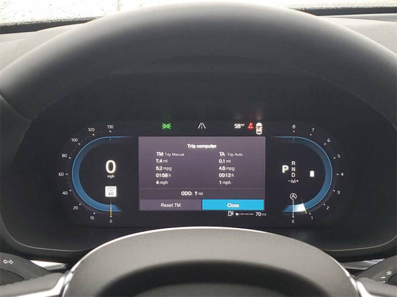 2025 Volvo XC60 B5 Core Dark Theme