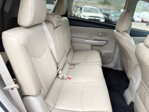 2013 Toyota Prius v Five