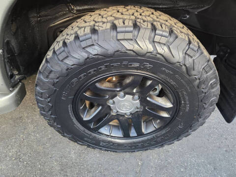 2003 Toyota Sequoia SR5