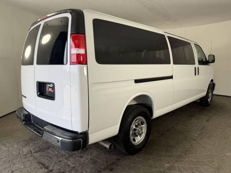 2025 Chevrolet Express LT 3500