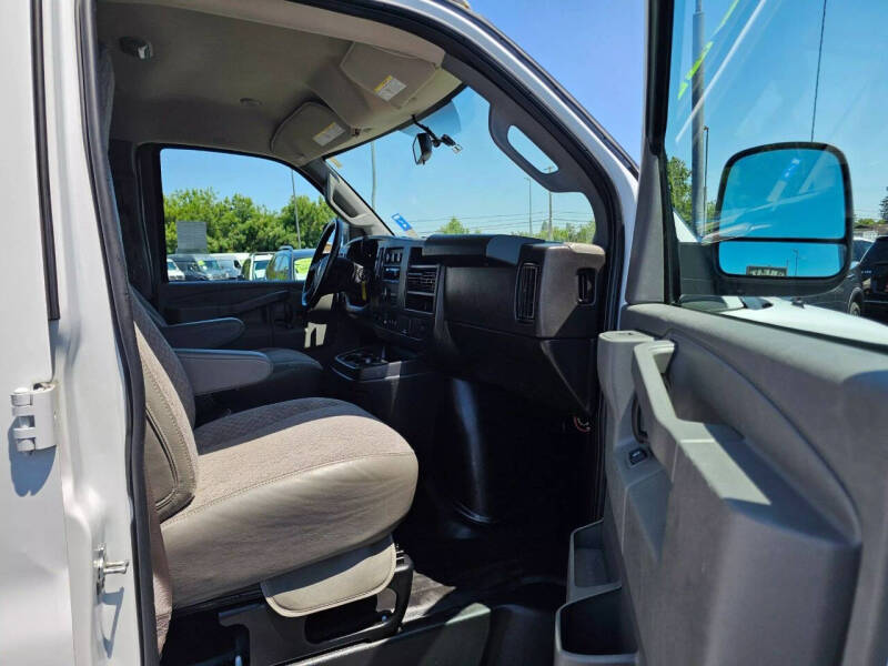 2022 Chevrolet Express 3500