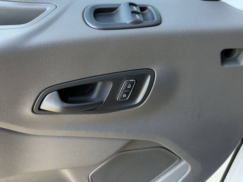 2025 Ford Transit 250