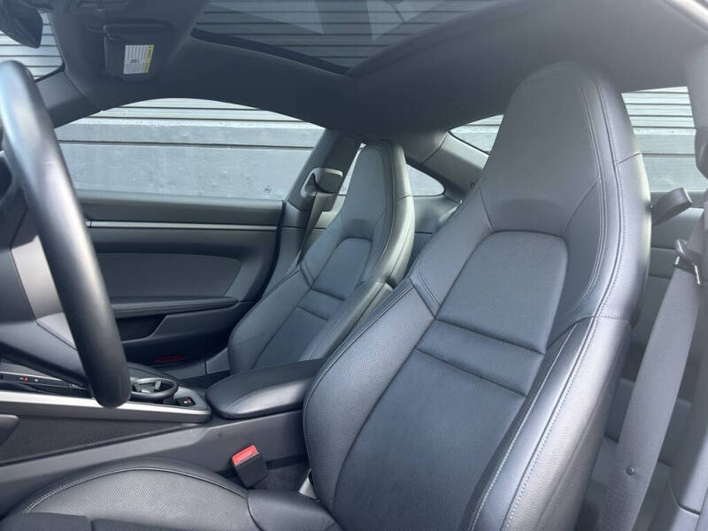 2022 Porsche 911 Carrera