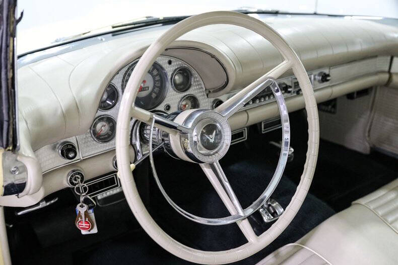 1957 Ford Thunderbird