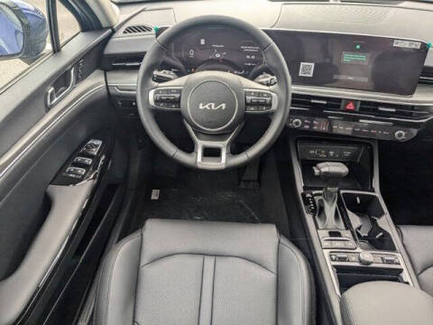 2025 Kia K5 EX