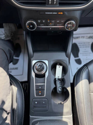 2020 Ford Escape SEL