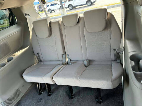2017 Kia Sedona LX