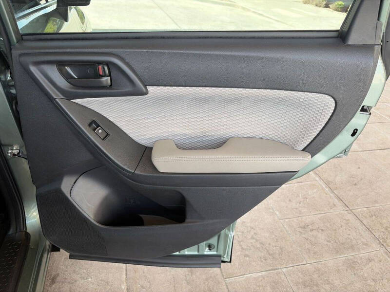 2017 Subaru Forester 2.5i