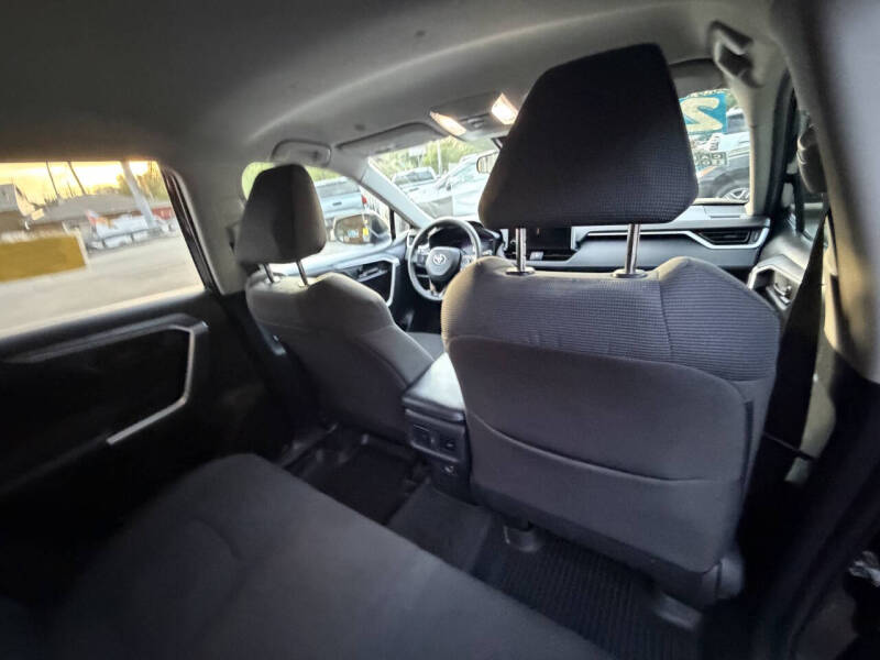 2023 Toyota RAV4 LE