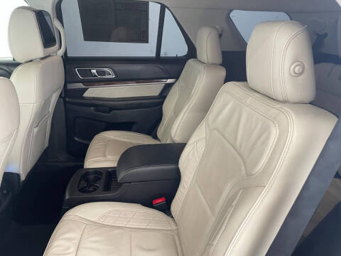 2019 Ford Explorer Platinum