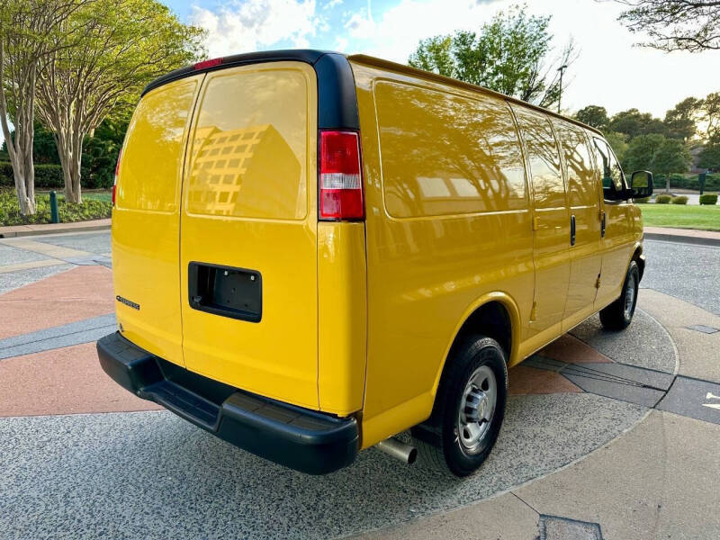 2022 Chevrolet Express 2500