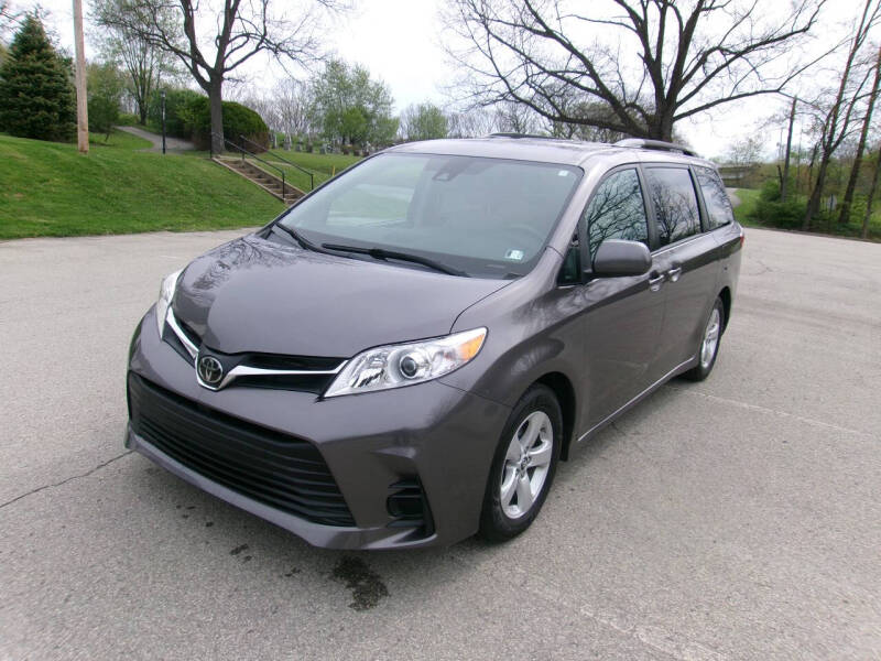 2019 Toyota Sienna LE 8-Passenger