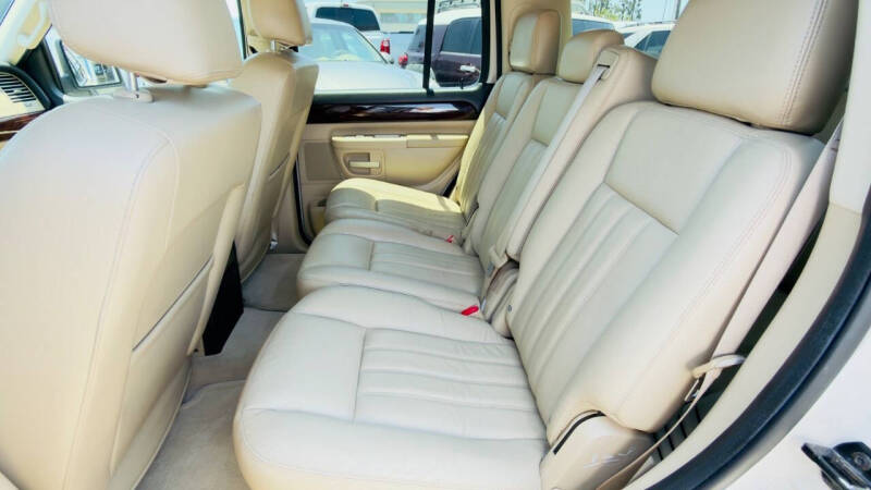 2005 Lincoln Aviator Luxury