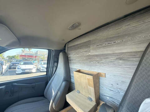 2017 GMC Savana 2500