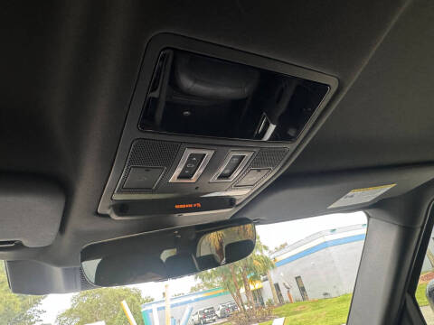 2023 Land Rover Defender 130 SE