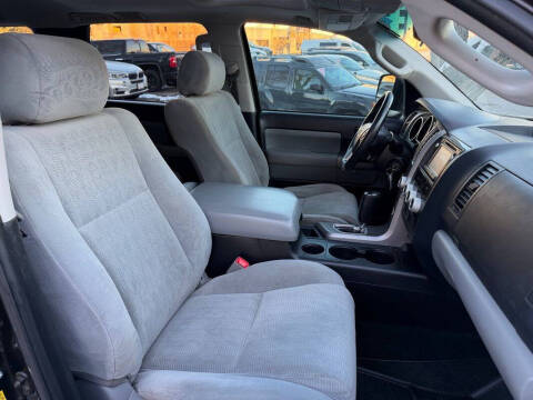 2016 Toyota Sequoia SR5