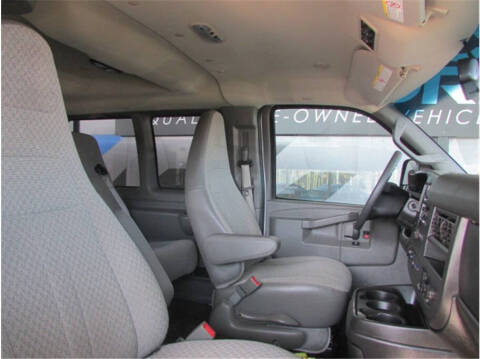 2017 Chevrolet Express LT 2500