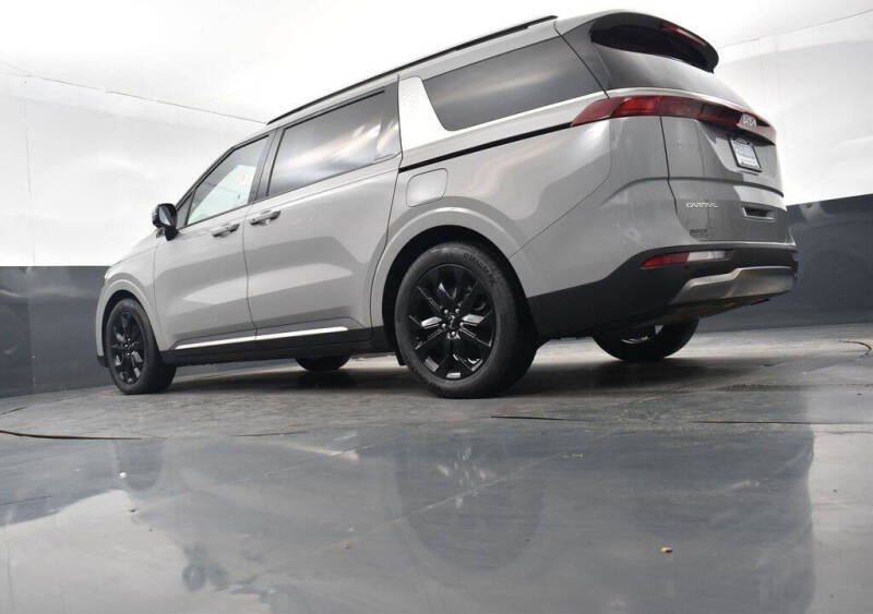 2023 Kia Carnival SX