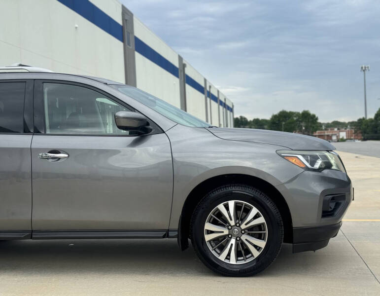 2017 Nissan Pathfinder SL