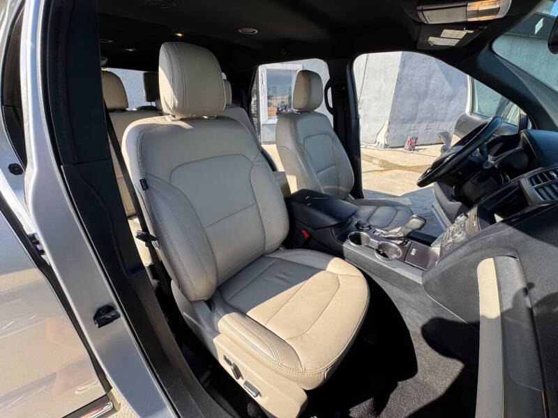2017 Ford Explorer Platinum