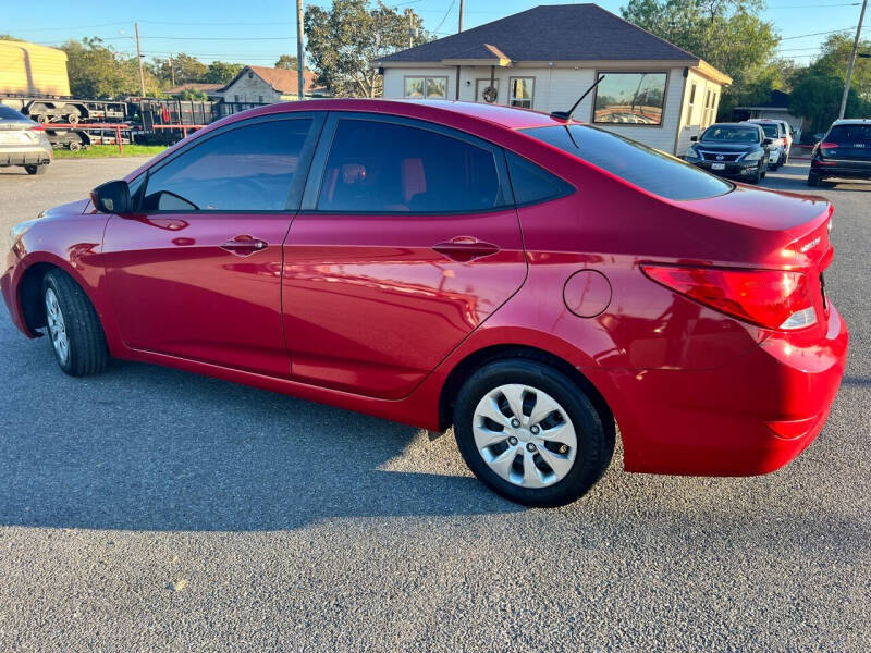 2017 Hyundai Accent SE
