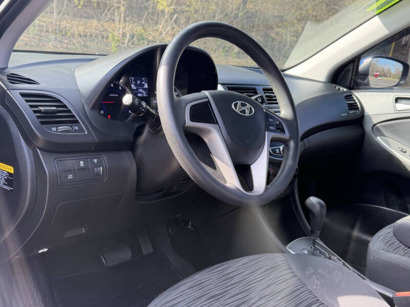 2017 Hyundai Accent SE