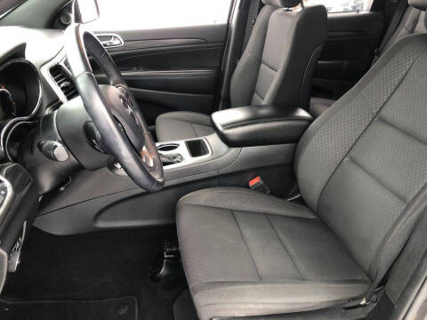 2019 Jeep Grand Cherokee Laredo E