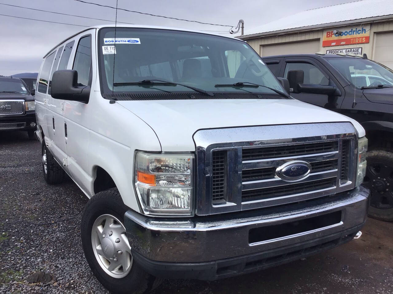White 2012 Ford E-Series E-350 SD XLT E-350 SD XLT 3dr Extended Passenger Van 1