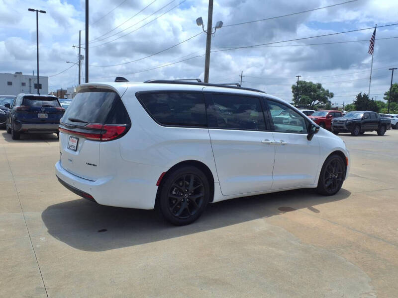 2025 Chrysler Pacifica Limited