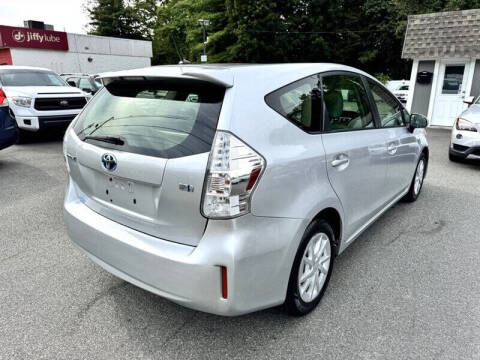2014 Toyota Prius v Two
