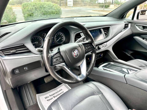 2023 Buick Enclave Essence